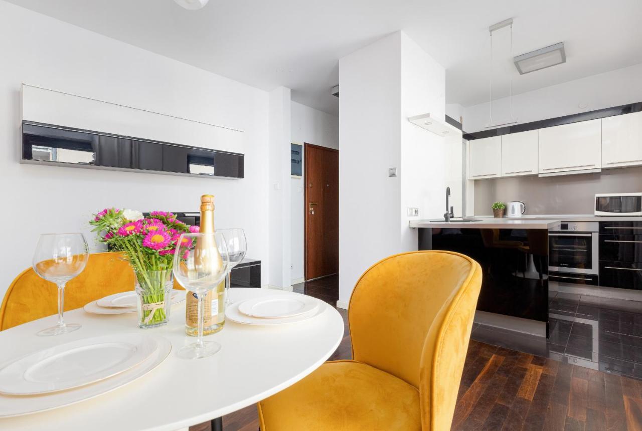 Residence on Wspólna Str. Apartment Warsaw by Renters Zewnętrze zdjęcie